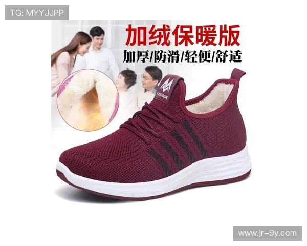 冬季女款加绒足球鞋保暖设计舒适耐用防滑功能完美结合